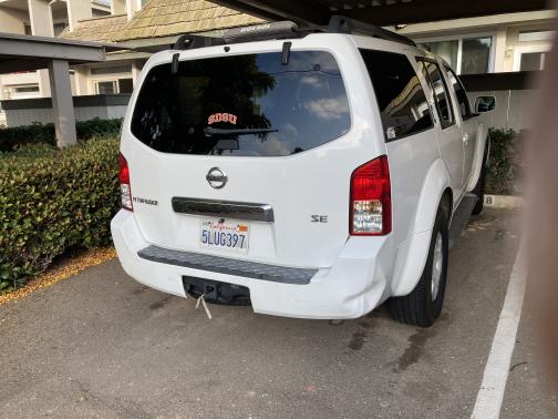 Photo 2 of 7 of 2005 Nissan Pathfinder SE