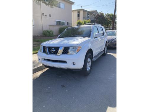 Photo 4 of 7 of 2005 Nissan Pathfinder SE