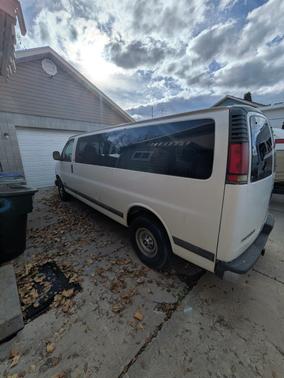2000 Chevrolet Express 3500 Base