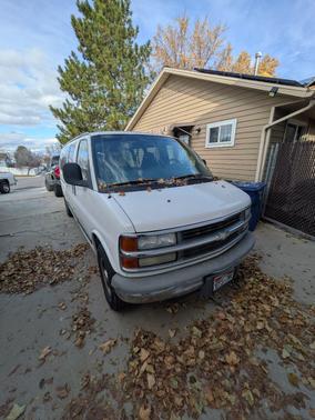 2000 Chevrolet Express 3500 Base