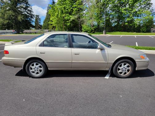 2001 Toyota Camry LE