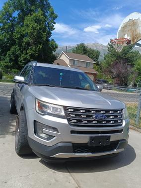 Gray 2016 Ford Explorer Limited