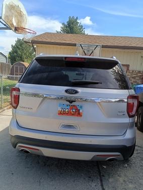 Gray 2016 Ford Explorer Limited