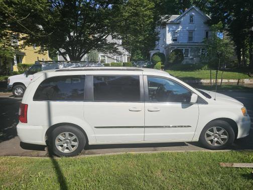 2011 Chrysler Town & Country Touring