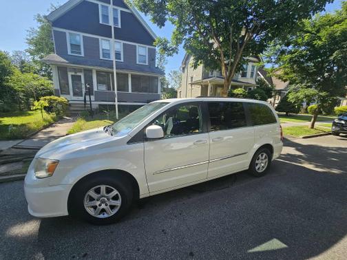2011 Chrysler Town & Country Touring