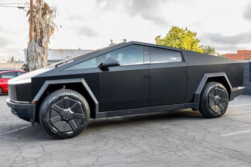 2024 Tesla Cybertruck Cyberbeast