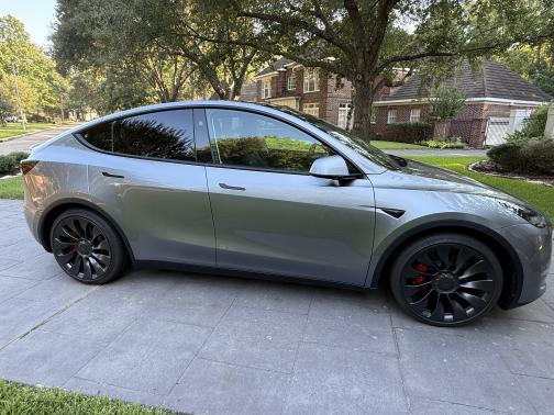 2025 Tesla Model Y Performance