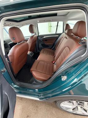 Green 2019 Volkswagen Golf Alltrack TSI SEL