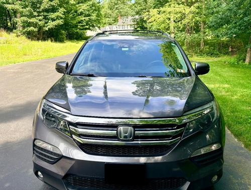Gray 2017 Honda Pilot Elite