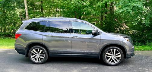 Gray 2017 Honda Pilot Elite