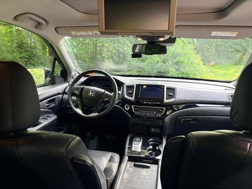 Gray 2017 Honda Pilot Elite