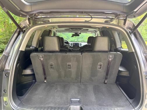Gray 2017 Honda Pilot Elite
