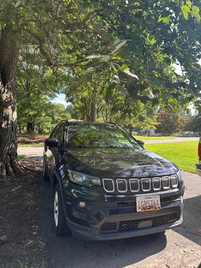 Black 2022 Jeep Compass Latitude