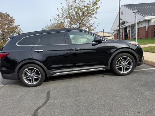 Black 2017 Hyundai SANTA FE Limited Ultimate