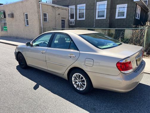 2005 Toyota Camry SE