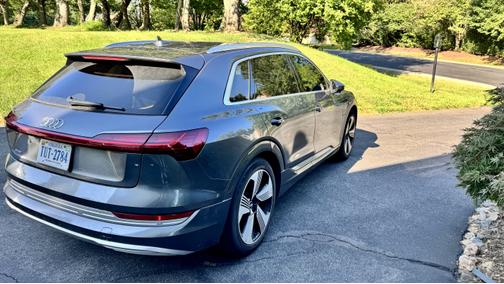 2019 Audi e-tron Prestige