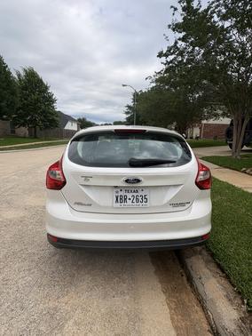 White 2013 Ford Focus Titanium