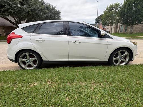White 2013 Ford Focus Titanium