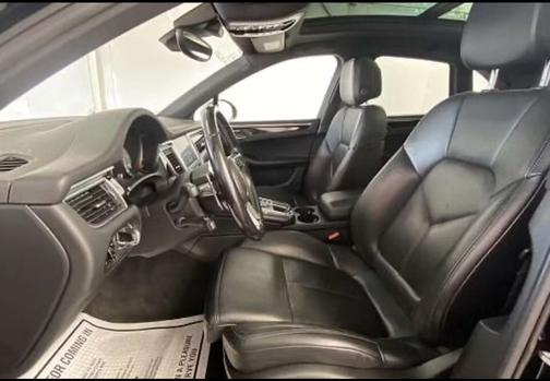 2018 Porsche Macan Macan