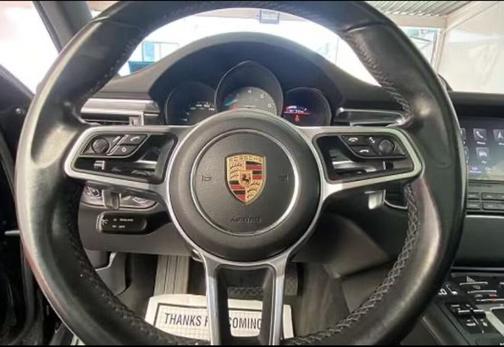 2018 Porsche Macan Macan