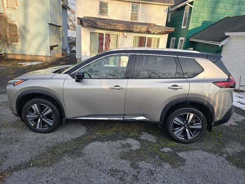 2022 Nissan Rogue Platinum