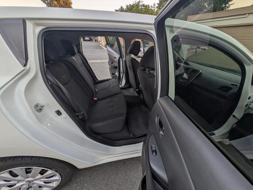 White 2016 Nissan Leaf S
