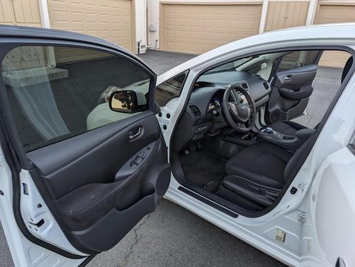 White 2016 Nissan Leaf S