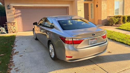 2015 Lexus ES 300h Base