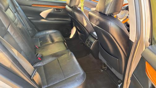 2015 Lexus ES 300h Base
