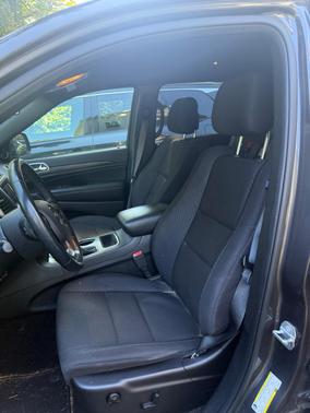 Gray 2019 Jeep Grand Cherokee Laredo E