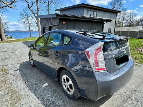 Gray 2013 Toyota Prius Three SE