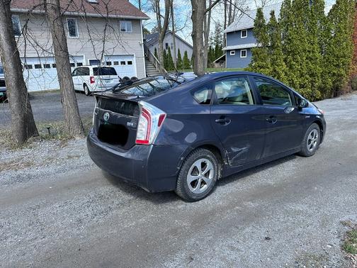 Gray 2013 Toyota Prius Three SE
