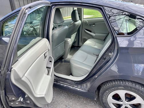 Gray 2013 Toyota Prius Three SE