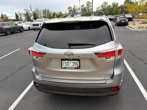 Silver 2016 Toyota Highlander XLE