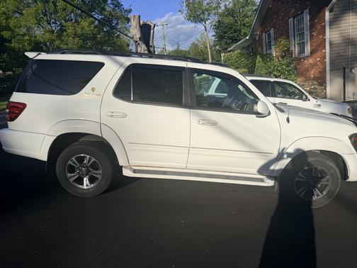 Beige 2001 Toyota Sequoia Limited