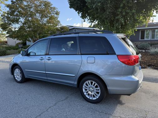 2010 Toyota Sienna XLE