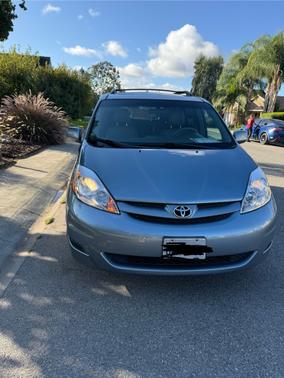 2010 Toyota Sienna XLE