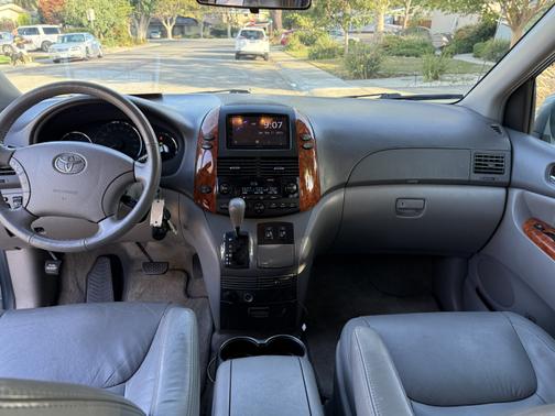 2010 Toyota Sienna XLE