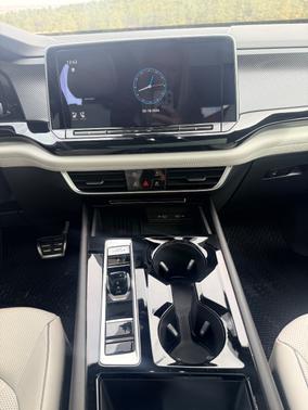 2025 Volkswagen Atlas Cross Sport 2.0T SEL Premium R-Line 4MOTION