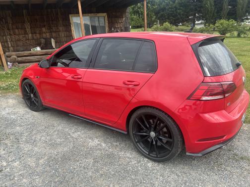 2019 Volkswagen Golf R 4-Door w/DCC & Navigation