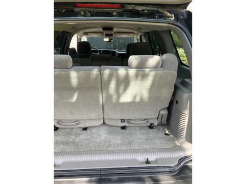2004 Chevrolet Tahoe LS