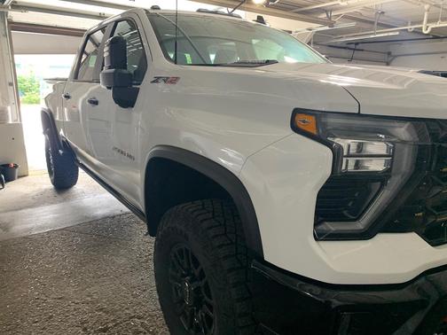 White 2025 Chevrolet Silverado 2500 ZR2