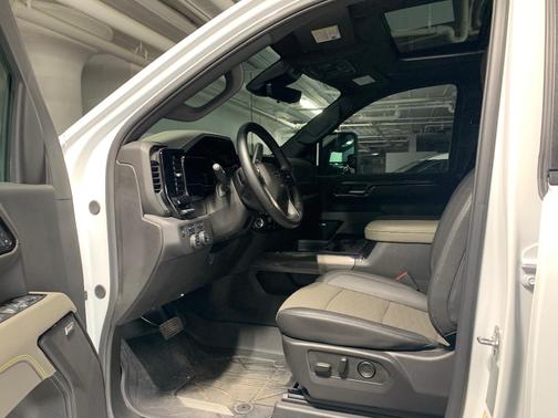 White 2025 Chevrolet Silverado 2500 ZR2
