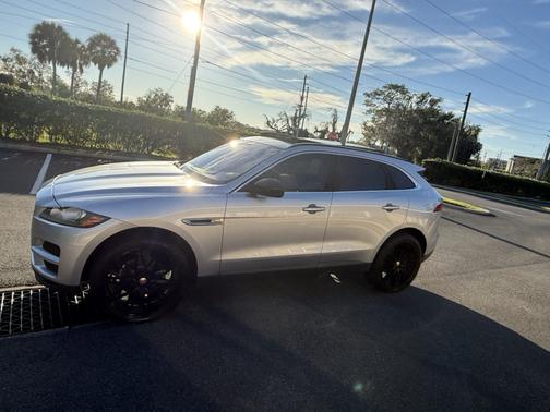 2018 Jaguar F-PACE 25t Prestige