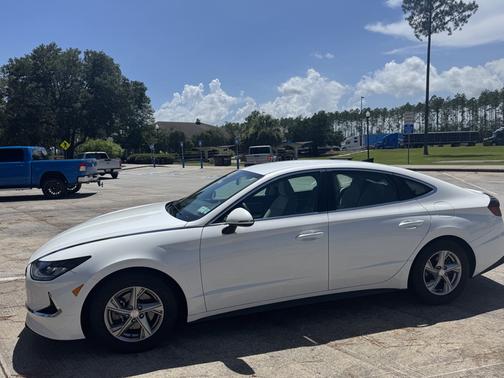 2023 Hyundai SONATA SE