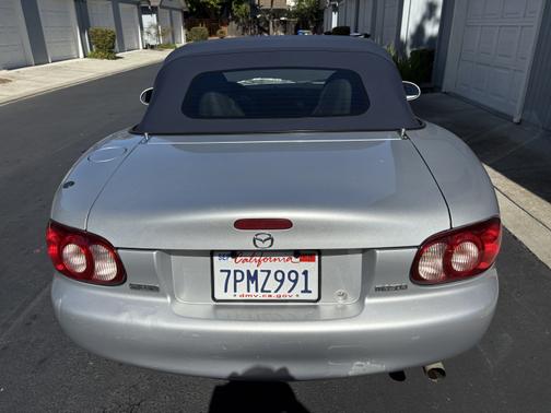 2002 Mazda MX-5 Miata LS