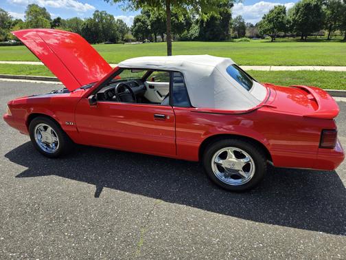 1992 Ford Mustang LX 5.0L Sport