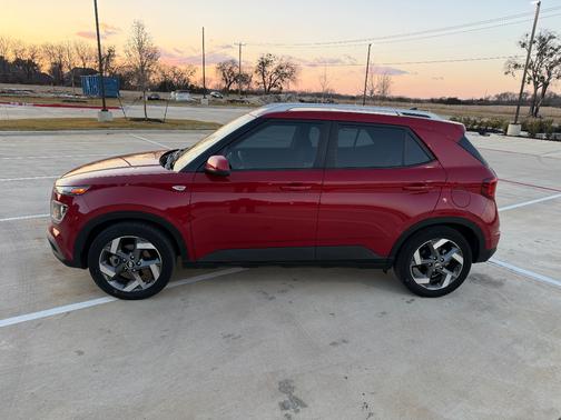 2022 Hyundai VENUE SEL