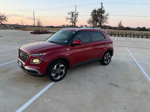 2022 Hyundai VENUE SEL