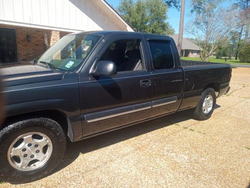 2004 Chevrolet Silverado 1500 LS Extended Cab